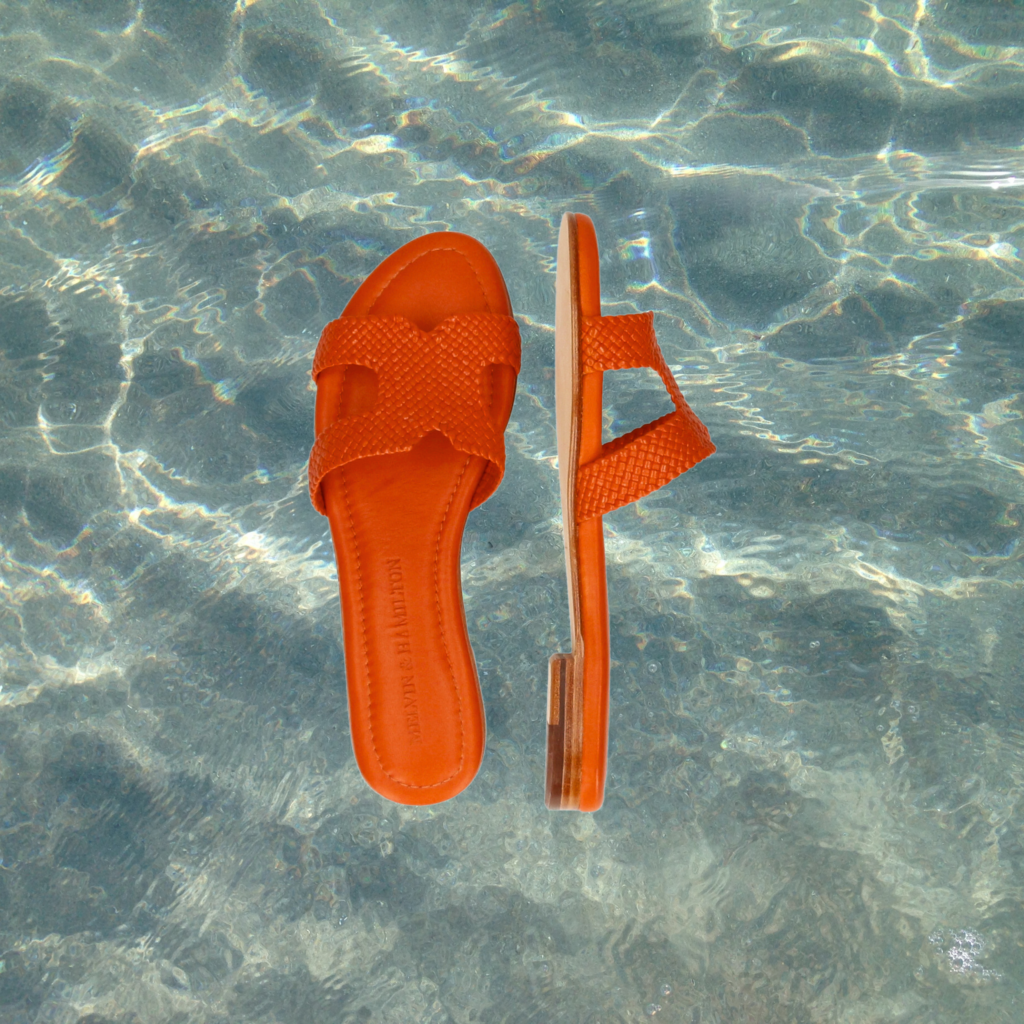 Sandalen, rot, verspielt, flach, Sommer 2023, Tirolerin