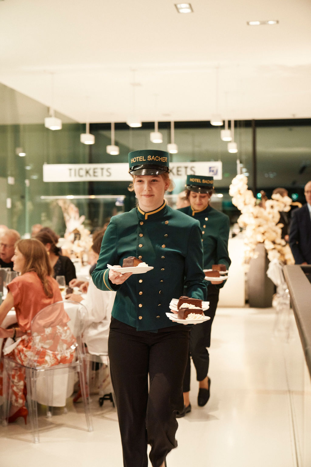 Art Circle Gala Hotel Sacher Dessert