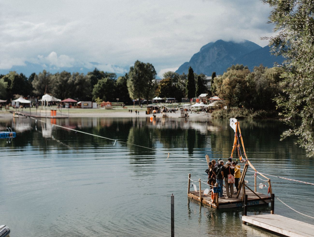 Ganz Anders Festival Floß Baggersee