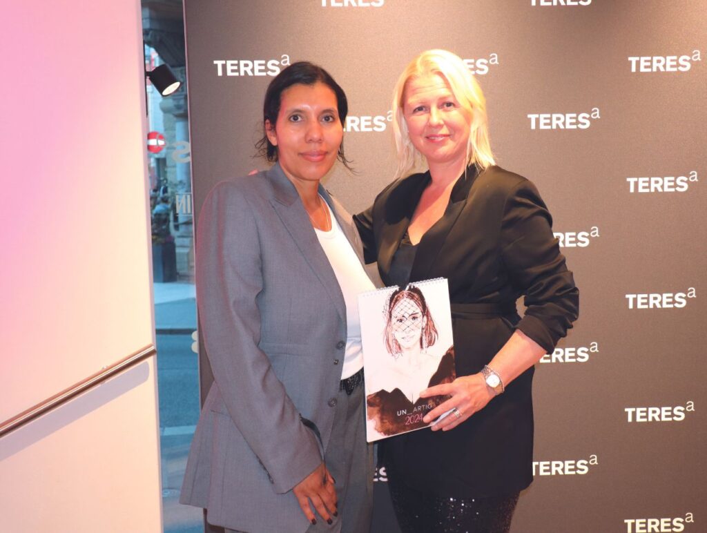 Luzia Thöni und Anna Strießnig beim Fashion Circle der Shoppingnight in Innsbruck im teresa.