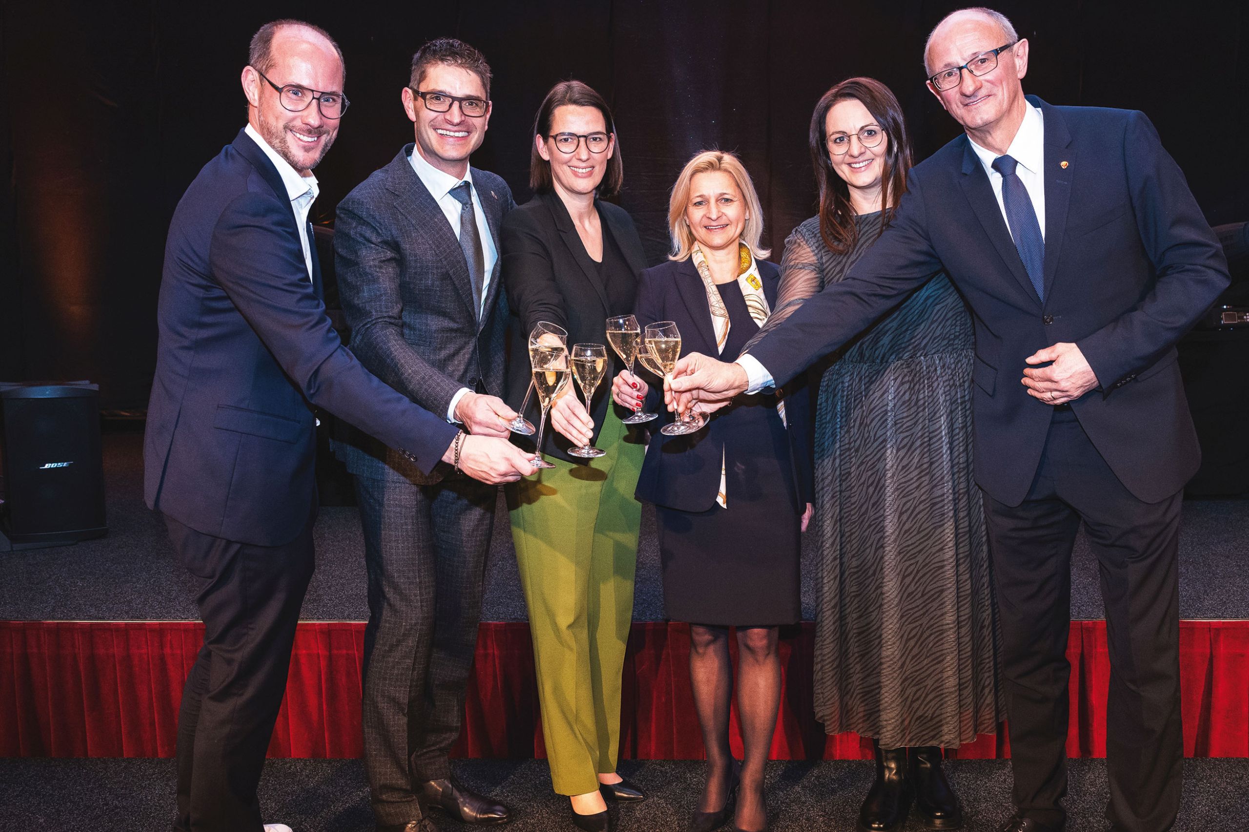 LR Mario Gerber, Bezirksobmann Landeck Michael Gitterle, WK-Präsidentin Barbara Thaler, WK-Direktorin Evelyn Geiger-Anker, Stephanie Fritz (WK Landeck) und LH Anton Mattle