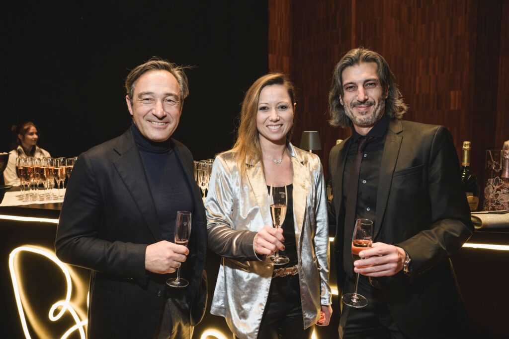 Andreas Resch, Melanie Grüll (beide Porsche Zentrum Tirol - Hauptsponsor) und Enrique Gasa Valga