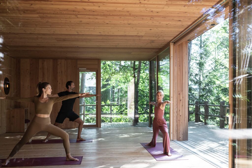 Yoga während des Urlaubs auf dem Ritten