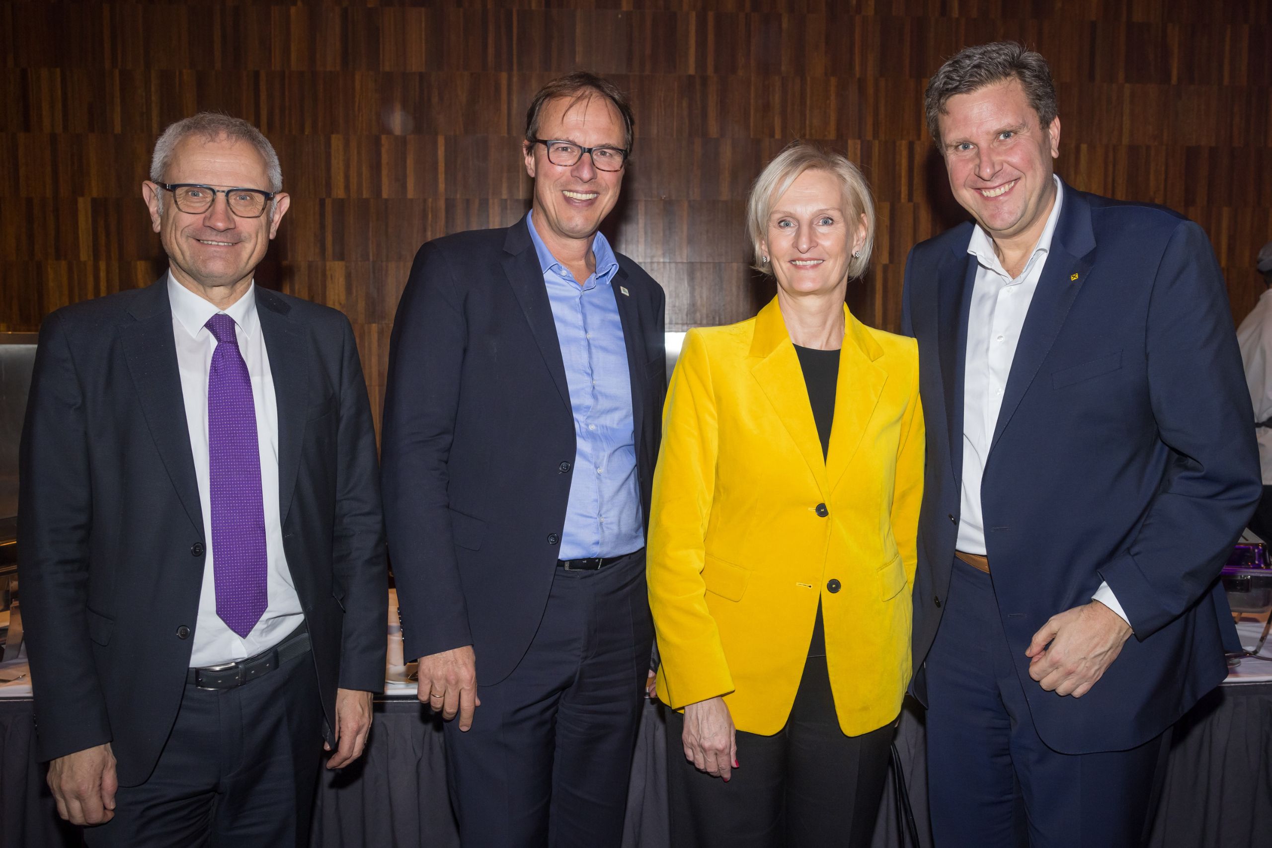 Josef Negri (DI Unternehmerverband Südtirol), Marco Pernetta (Innsbruck Airport), Silvia Lieb (Vorstand MOHO) und Thomas Wass (Vorstand RLB)