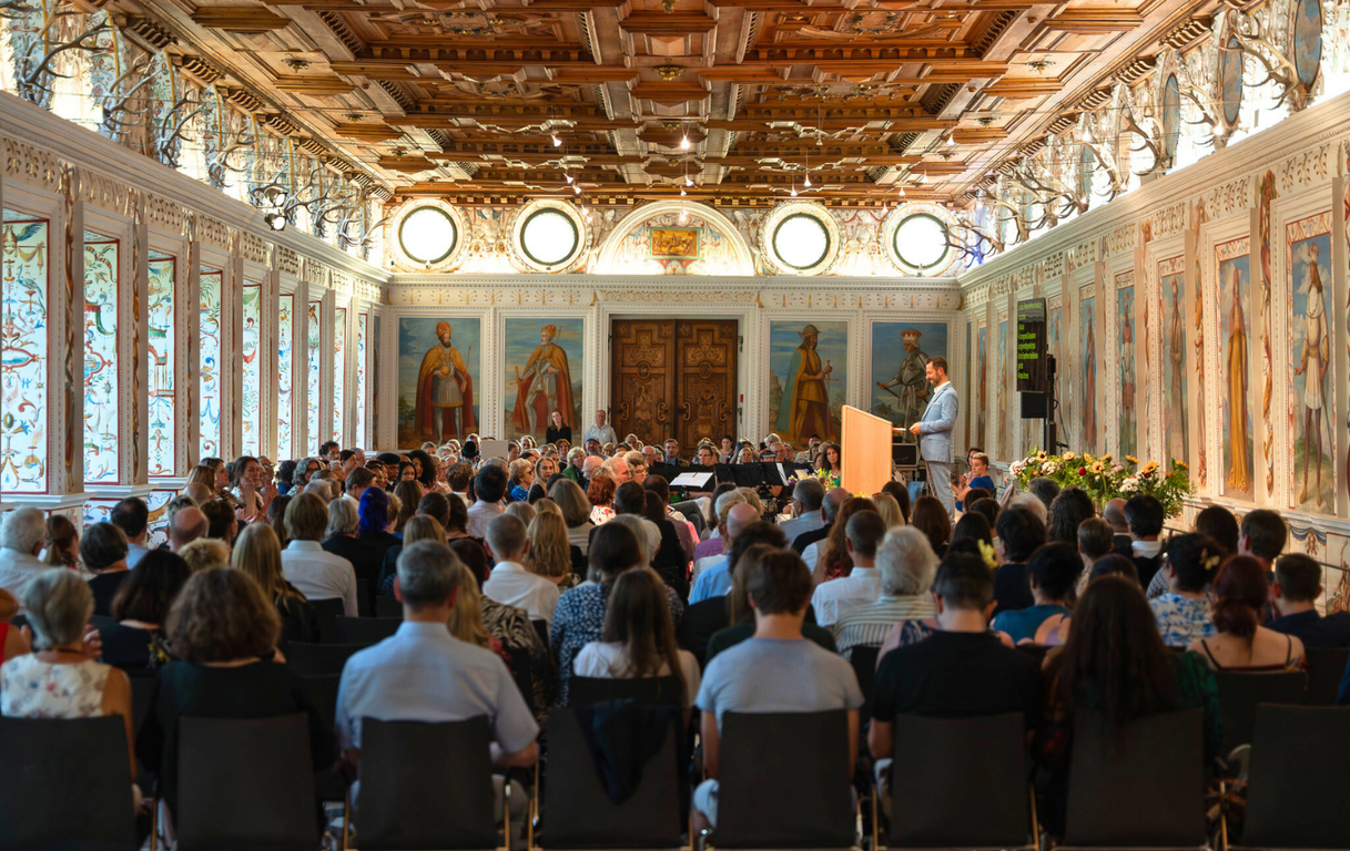 Schauen erlaubt: Die neue Ausstellung im Schloss Ambras wurde eröffnet.