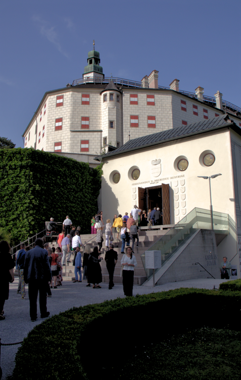 Schauen erlaubt: Die neue Ausstellung im Schloss Ambras wurde eröffnet.