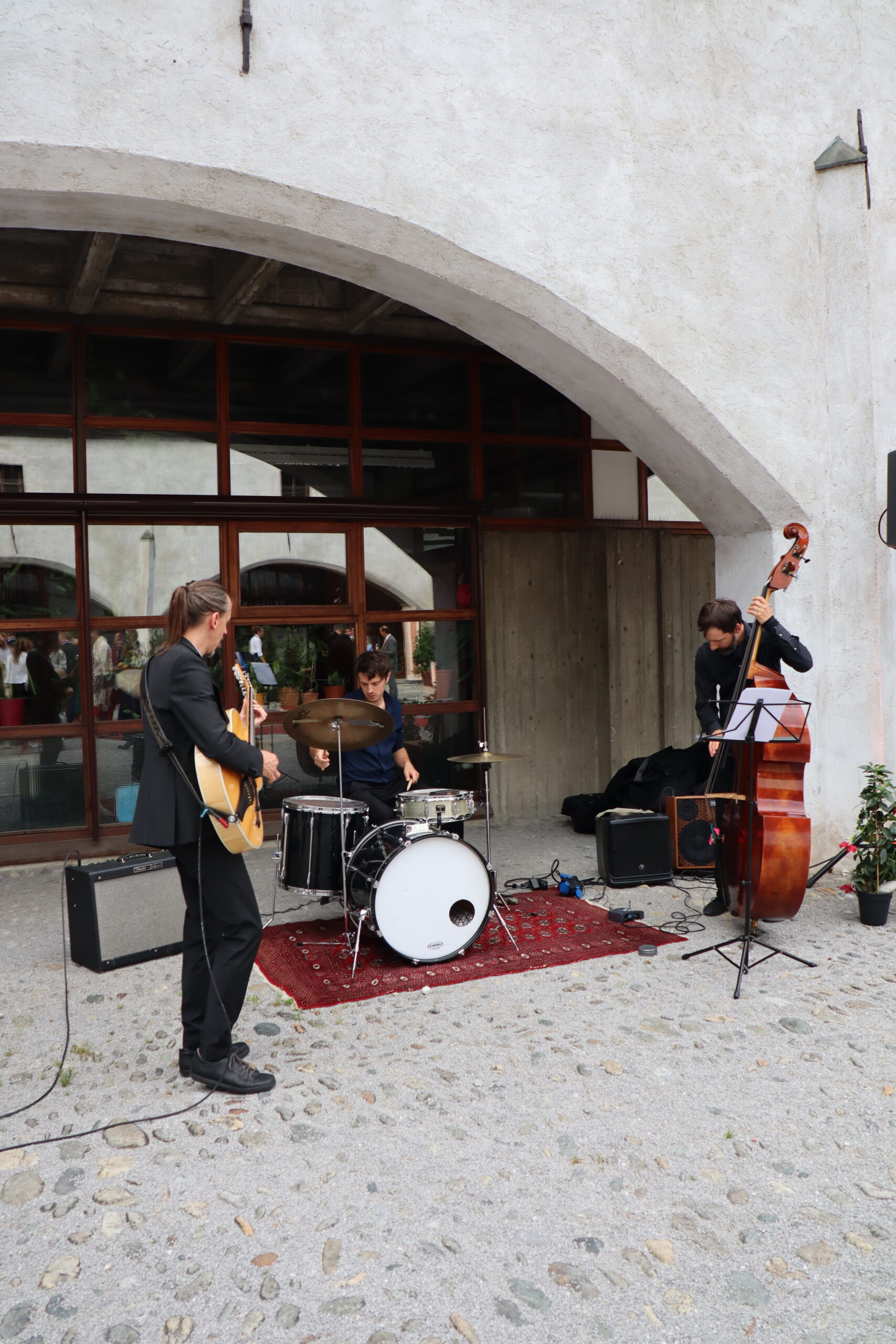 Kunst, Genuss & sommerfreude Art-Circle-Gala im Zeughaus Innsbruck