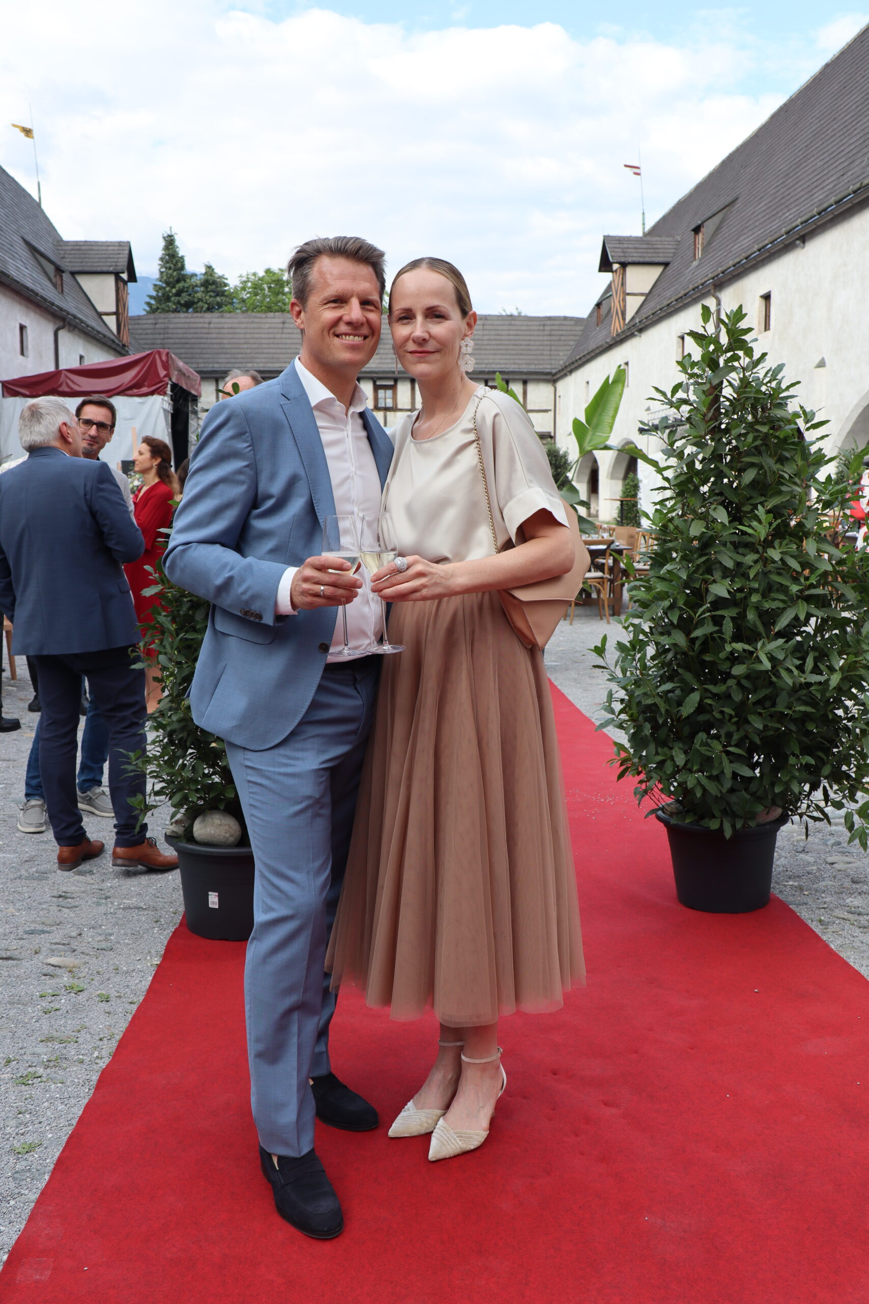 Kunst, Genuss & sommerfreude Art-Circle-Gala im Zeughaus Innsbruck