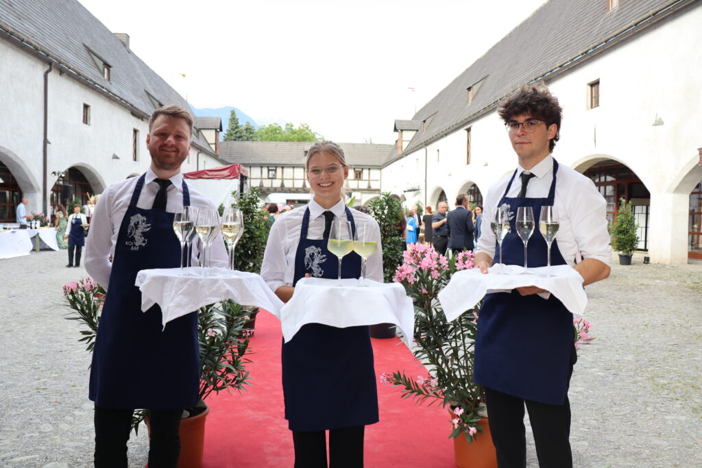 Kunst, Genuss & sommerfreude Art-Circle-Gala im Zeughaus Innsbruck